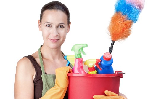 Cleaning team providing a transparent quote for a Streatham home carpet cleaning job